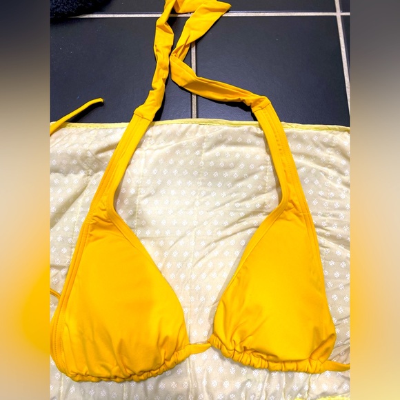 Gorgeous yellow bikini top - size M - NWOT - Picture 1 of 1